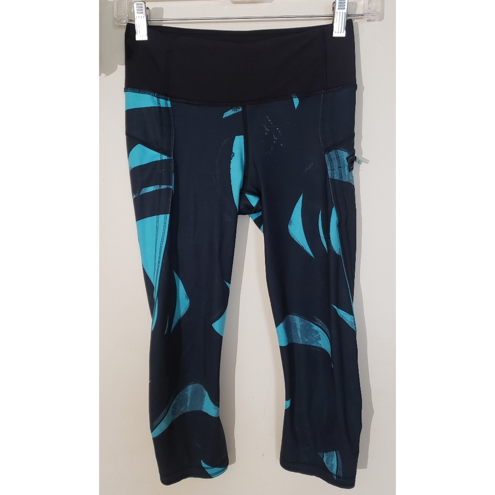 *** Lululemon Cropped Capris